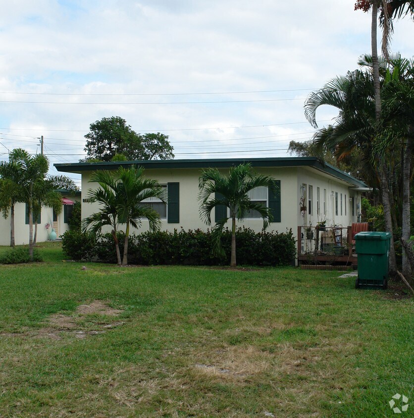 Primary Photo - 4624 SW 65th Ave