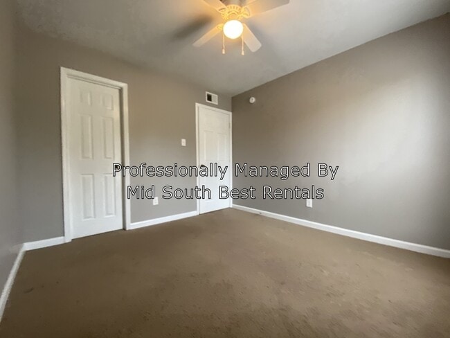 Building Photo - 825 Berclair Rd