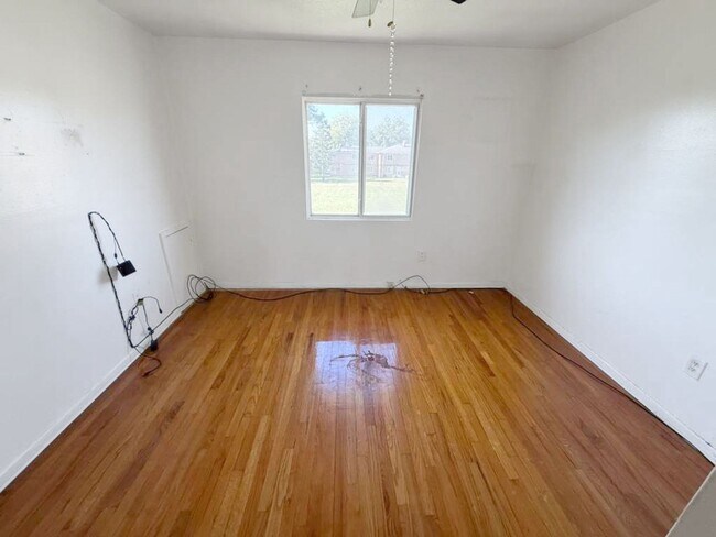 Foto del edificio - 4889 Banbury Ct