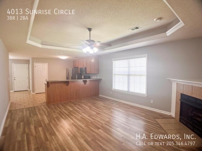 Building Photo - 4013 Sunrise Cir