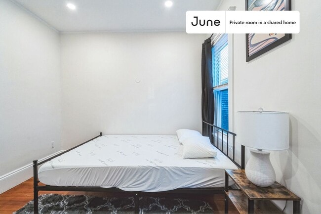 Building Photo - Room in Shared 3 bed/1 bath home