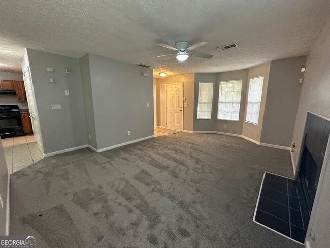 Building Photo - 610 Waynes Ct SE