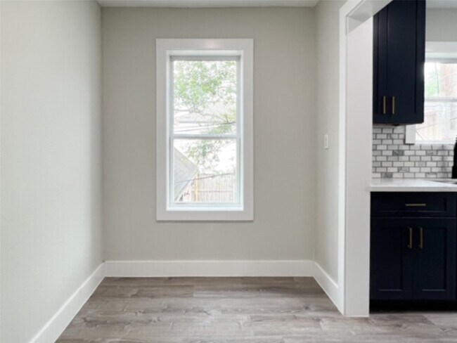 Foto del edificio - 4704 Greenbriar Dr