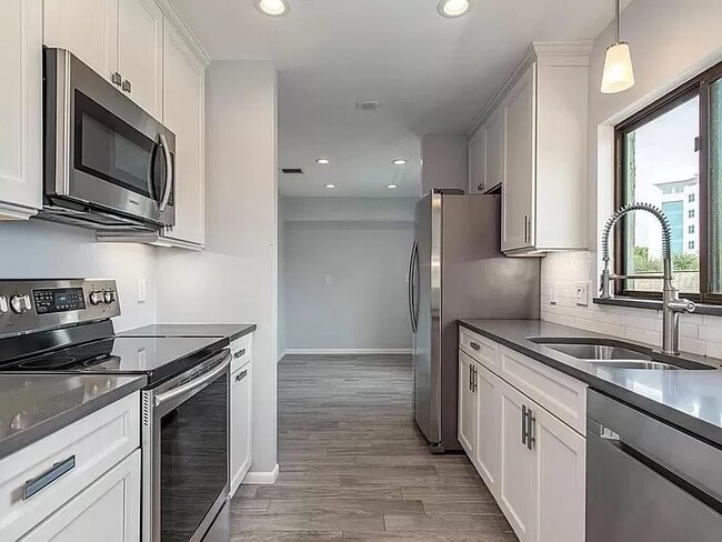 Building Photo - 910 Vanderbilt Beach Road, Unit 228E