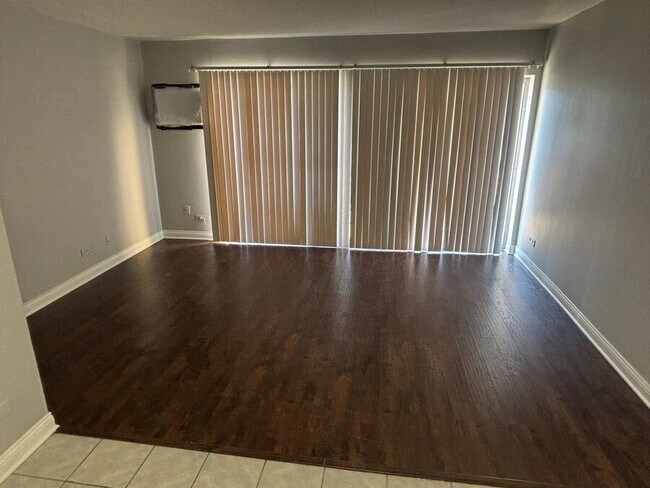 Foto del edificio - Charming 2-Bedroom Apartment for Rent in O...