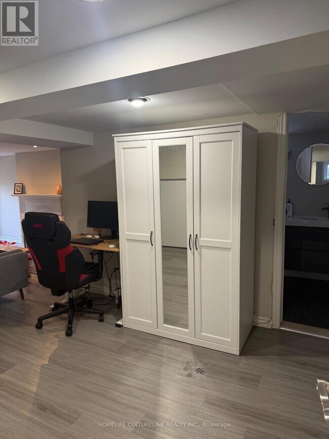 Photo du bâtiment - 111 Glen Albert Dr