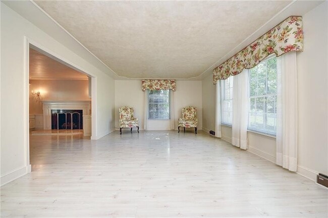 Building Photo - 130 Hall Rd