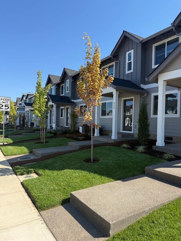 Foto principal - Brand New Home! Be The First To Live Here!...