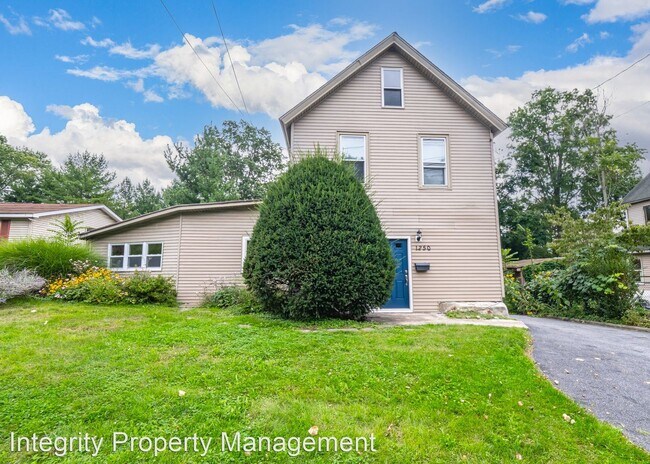 Foto del edificio - 4 br, 3 bath House - 1250 North Ave