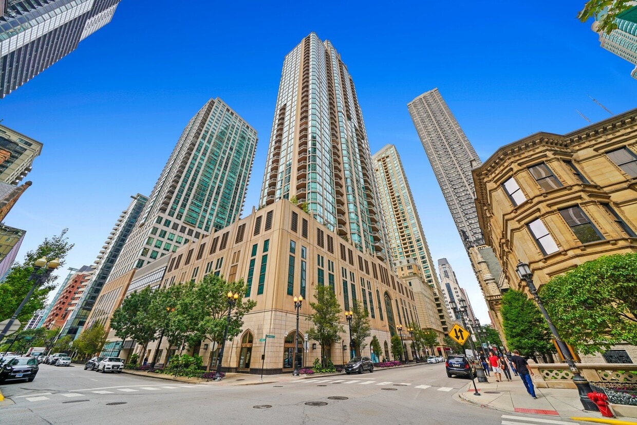 21 E Huron St Unit 3903, Chicago, IL 60611 Condo for Rent in Chicago
