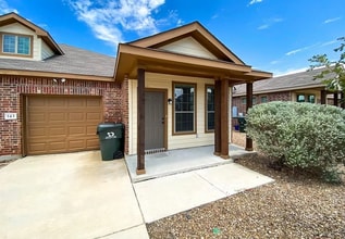 Building Photo - 137 Creekside Villa Dr