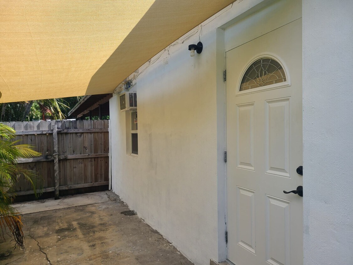 Foto principal - 435 NE 135th St