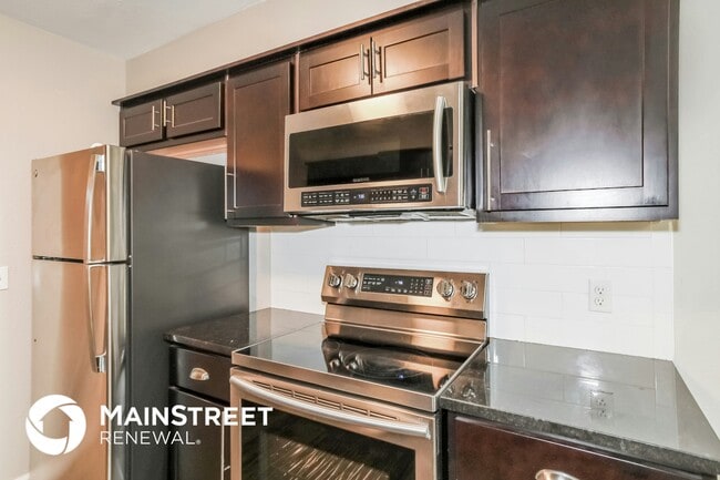 Building Photo - 8917 S Hillcrest Dr