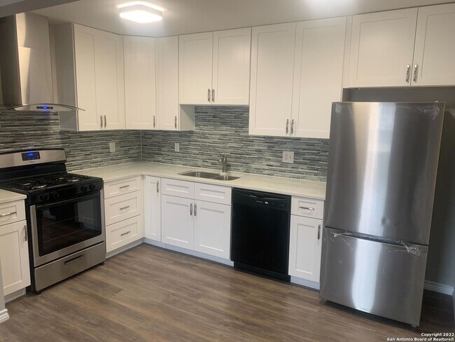 Foto del edificio - 167 E Amber St