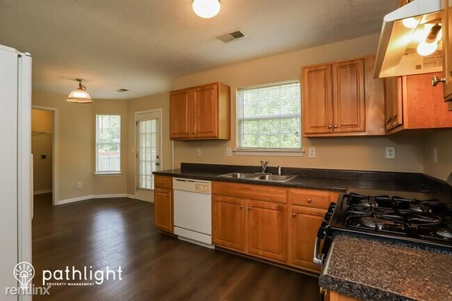 Building Photo - 4 br, 2.5 bath House - 1175 Ivey Lane UNIT