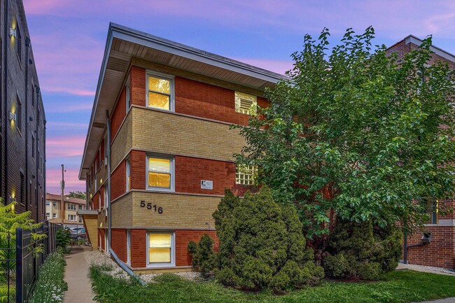 Building Photo - 5516 W Higgins Ave