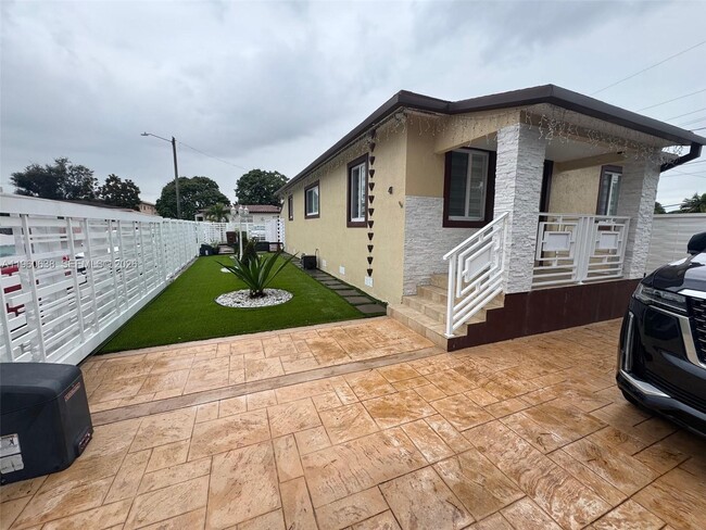 Foto del edificio - 41 E 54th St