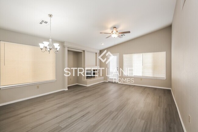 Foto del edificio - SUMMER SPECIAL! NOW OFFERING FIRST FULL MO...
