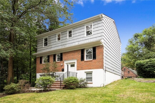 Building Photo - 11 N Brook Rd