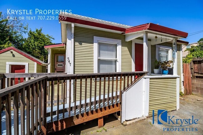 Building Photo - ***Experience a Cozy Comfort in this 1-Bed...