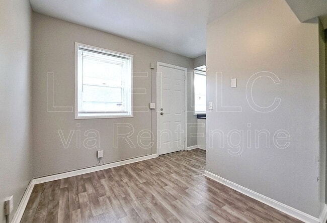Building Photo - 1835 La Salle Pl