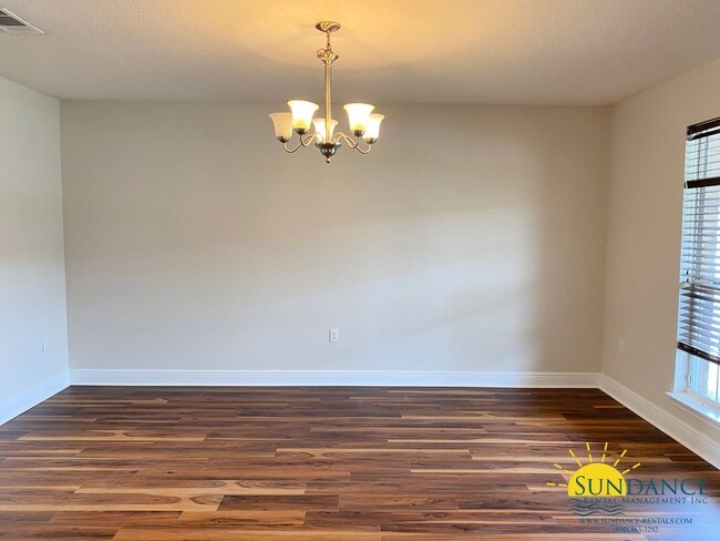 Foto del edificio - Gorgeous 5 Bedroom Home in Navarre