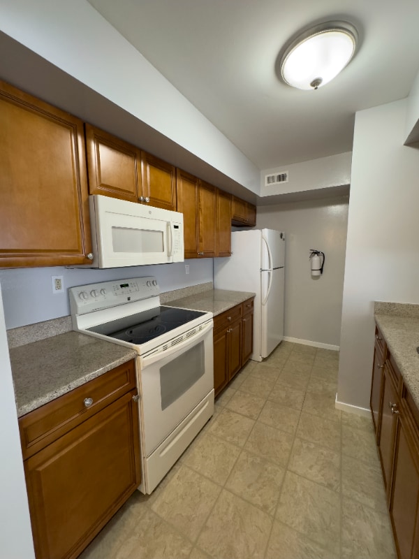 Building Photo - 203 Gregorys Way