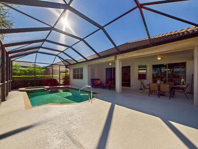 Foto del edificio - Resort-Style Furnished Home with Private P...