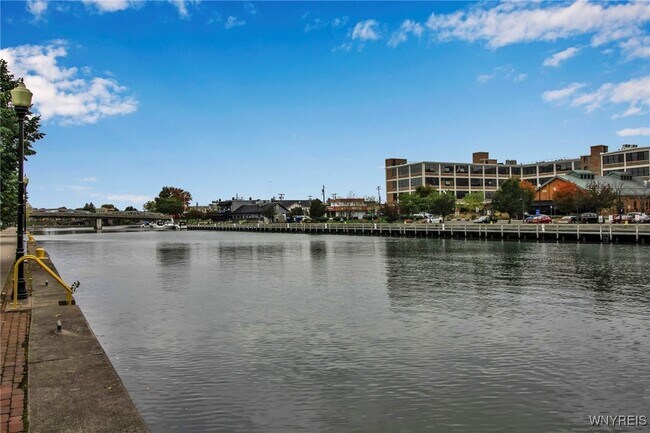 Foto del edificio - 126 E Niagara St