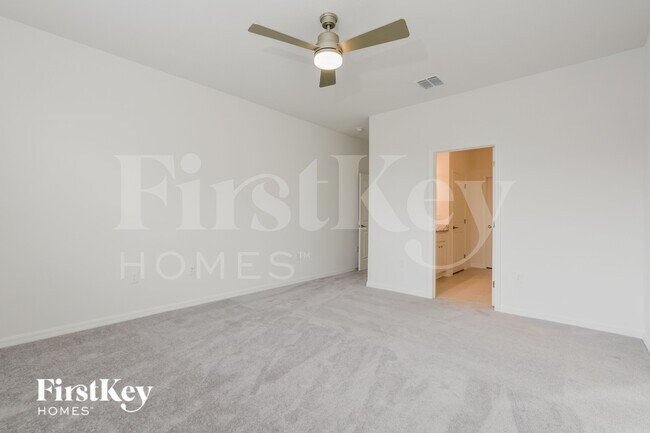 Building Photo - 1215 Ponca Rd