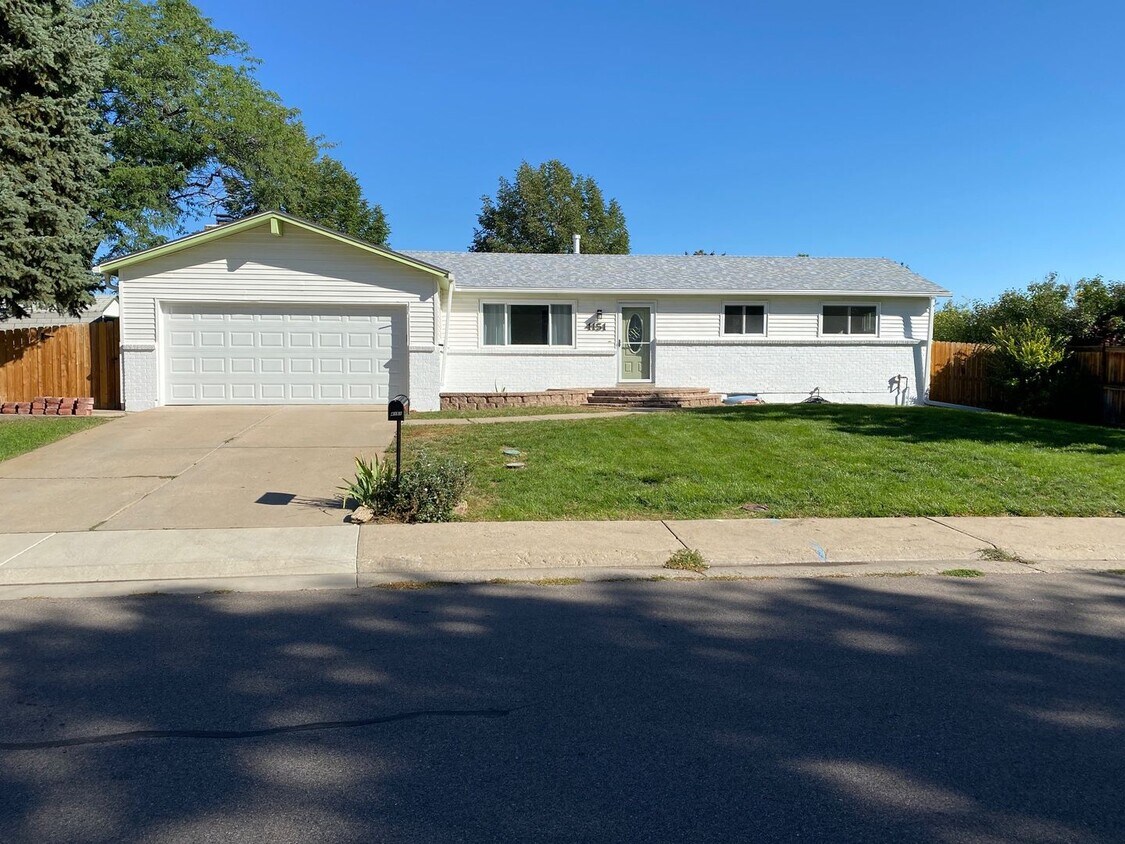 Primary Photo - Newly Remodeled Ranch Style Home in Centen...