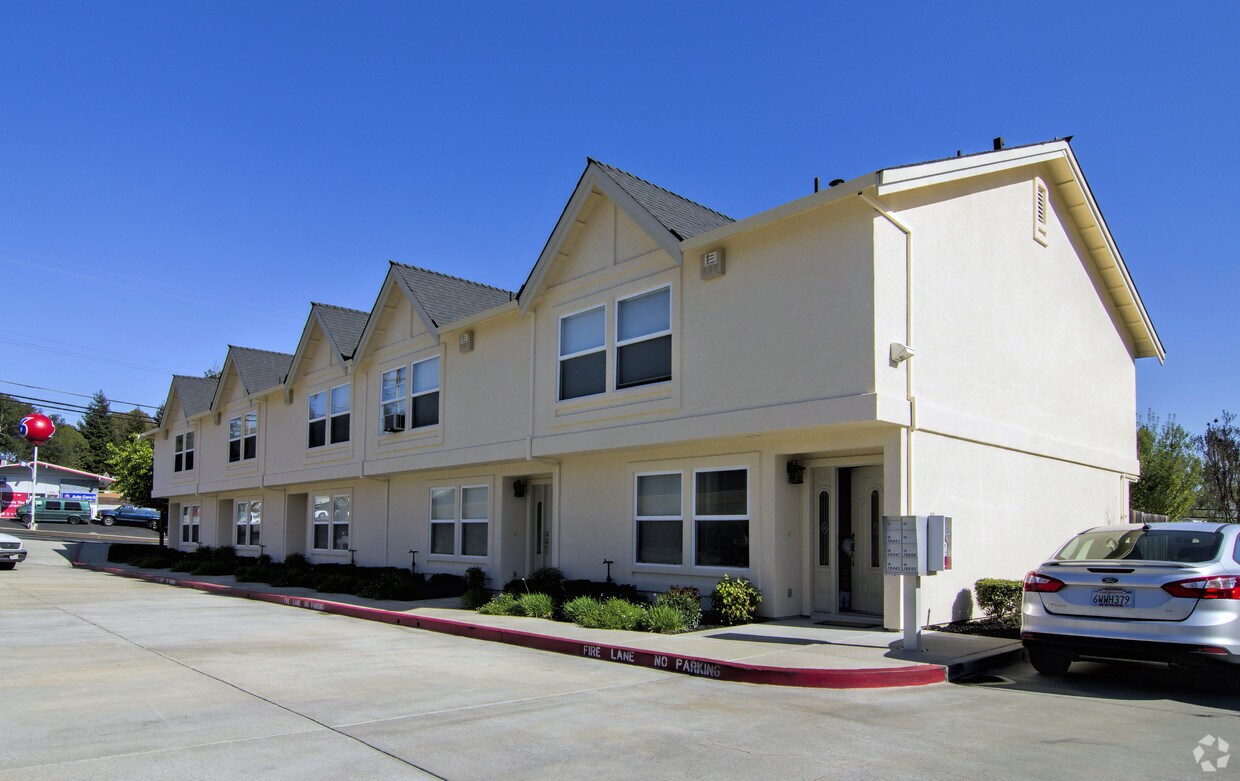 Foto del edificio - 18937 Lake Chabot Rd