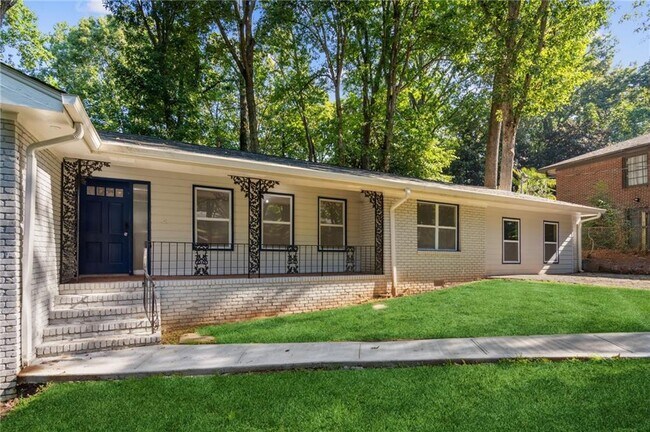 Foto del edificio - 260 Forest Hills Dr