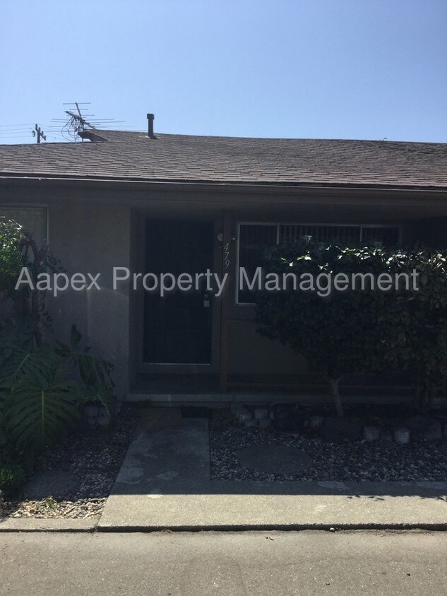 Foto principal - 479 Willow Ave