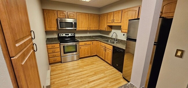 Building Photo - 2 Bedroom 2 Bath Condo in Pier Point Village