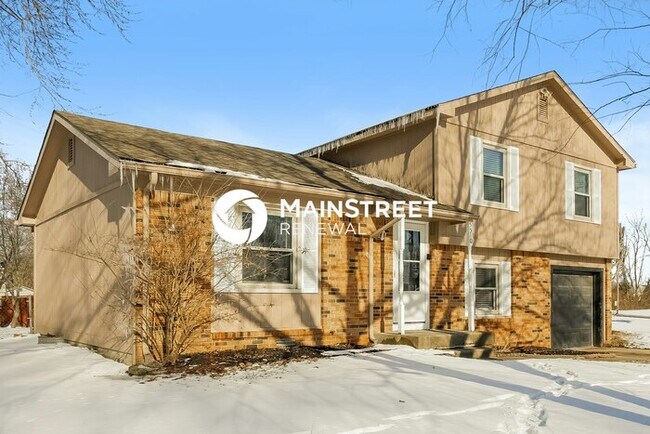Building Photo - 3 Bedroom Pet-Friendly Home in Indianapolis, IN with Main Street Renewal