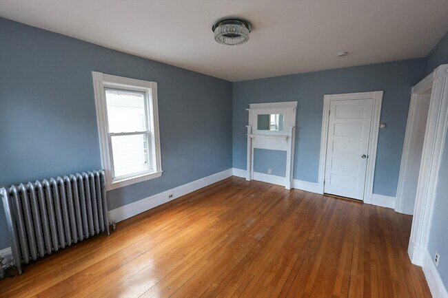 Building Photo - 7 Gayland St