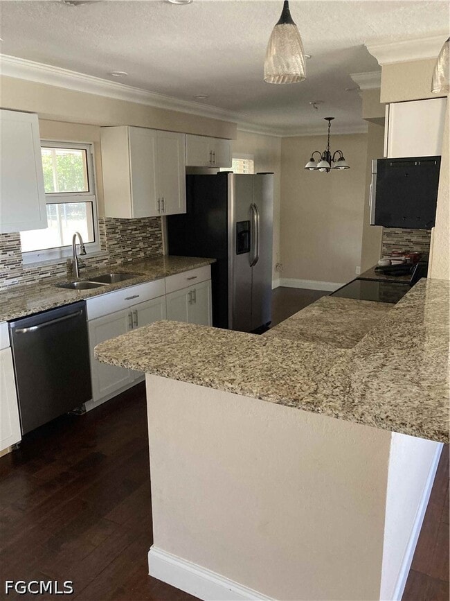 Foto del edificio - 724 Sesame Ct