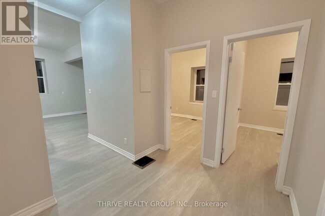 Building Photo - 156 Main St