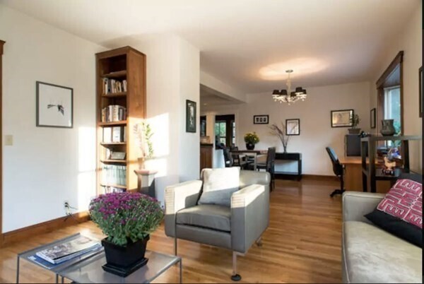 Foto del edificio - 9 Hanson Ave