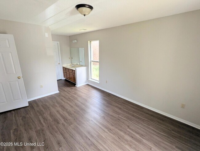 Foto del edificio - 3426 Laurelwood Dr