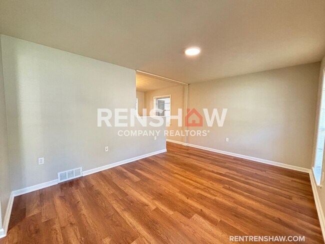 Foto del edificio - Upgraded 3 Bed / 2 Bath Property - Now Ava...