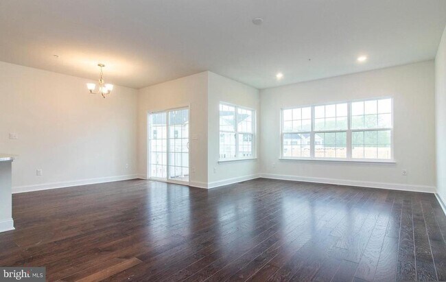 Building Photo - 128 Golden Vale Dr