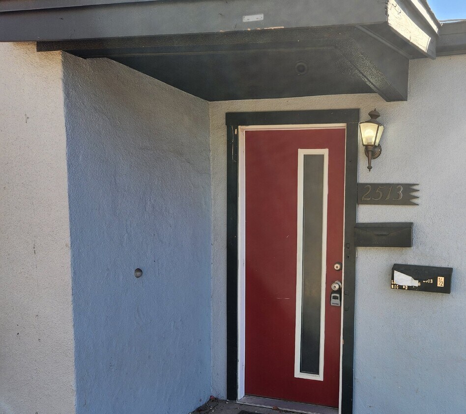 Primary Photo - FABULOUS 2 BEDROOMS AND 1 BATHROOM FOR LEASE