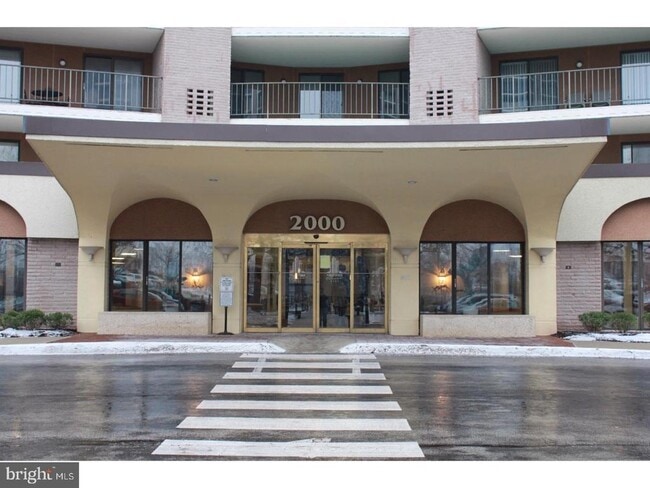 Building Photo - 21122 Valley Forge Cir