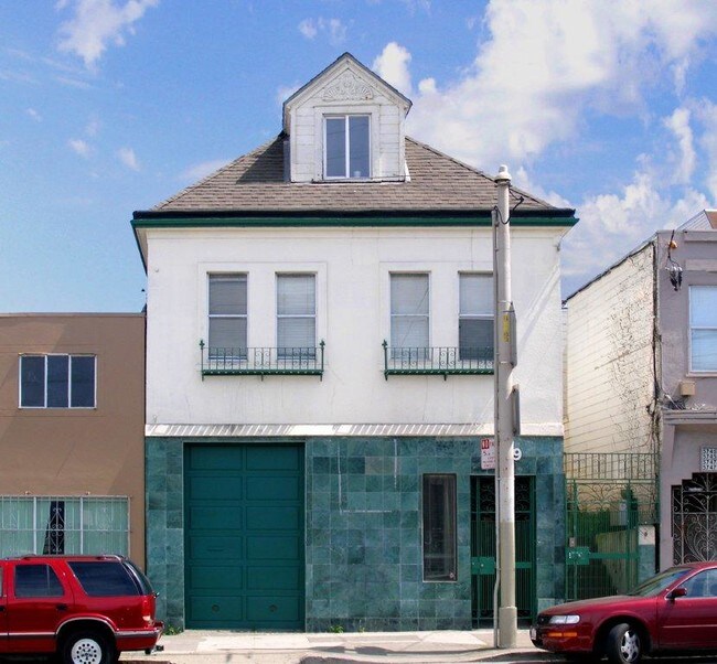 Building Photo - 5739 Mission St