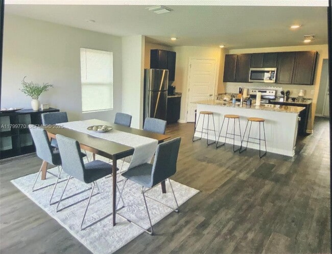 Building Photo - 4961 Sampler Dr