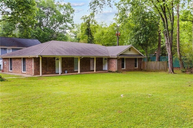 Building Photo - 834 Wilson Cir SW