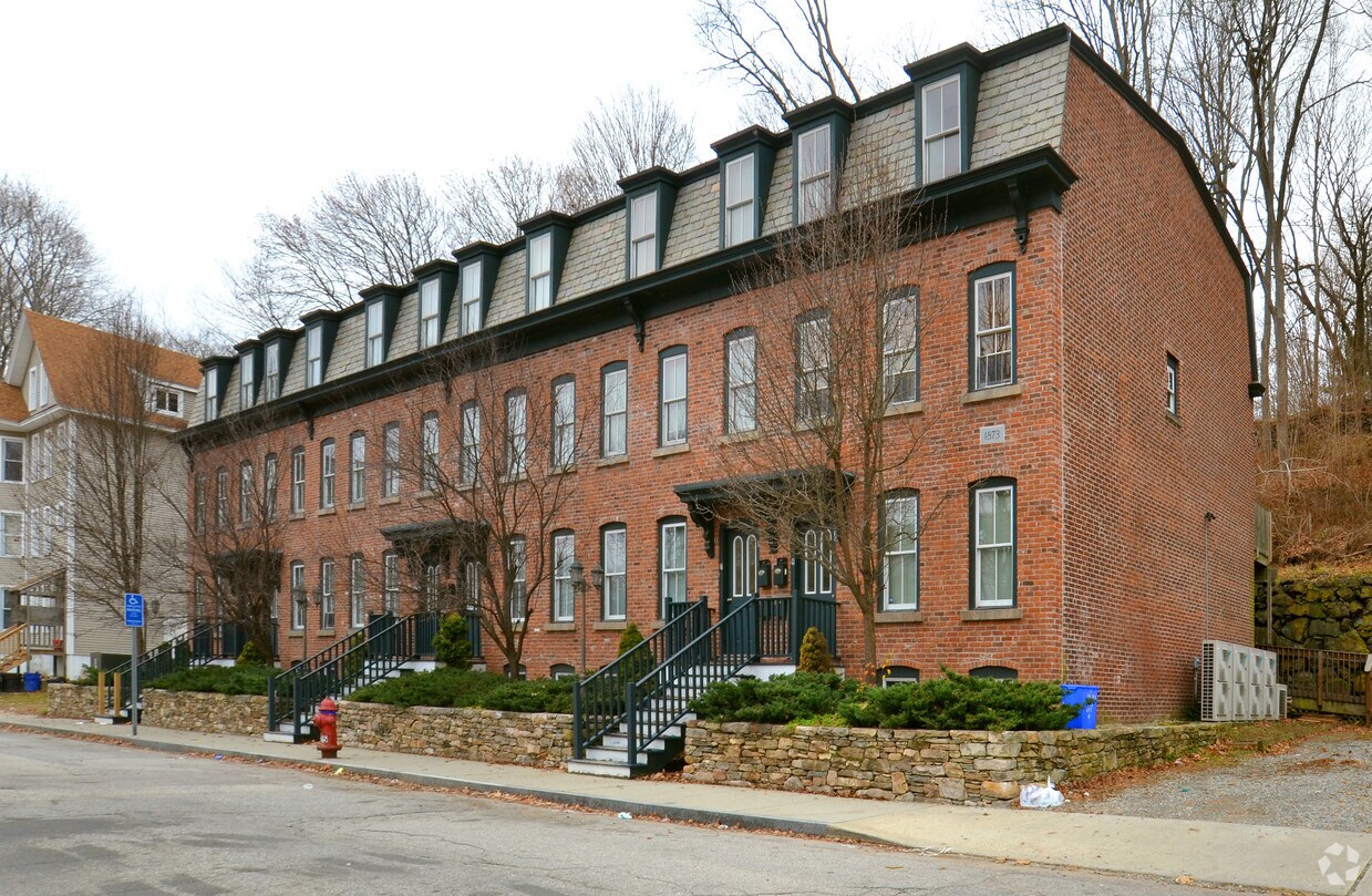 Primary Photo - 88 Chestnut St