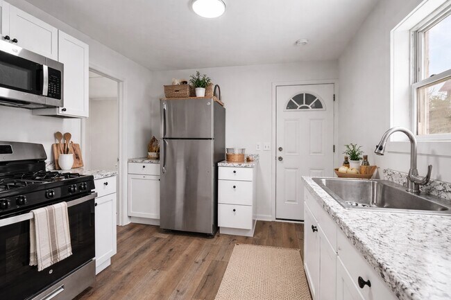 Foto del edificio - 66 Endicott Ave